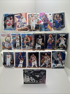 Jalen Brunson/Karl Anthony Towns & Knicks teammates lot of 17